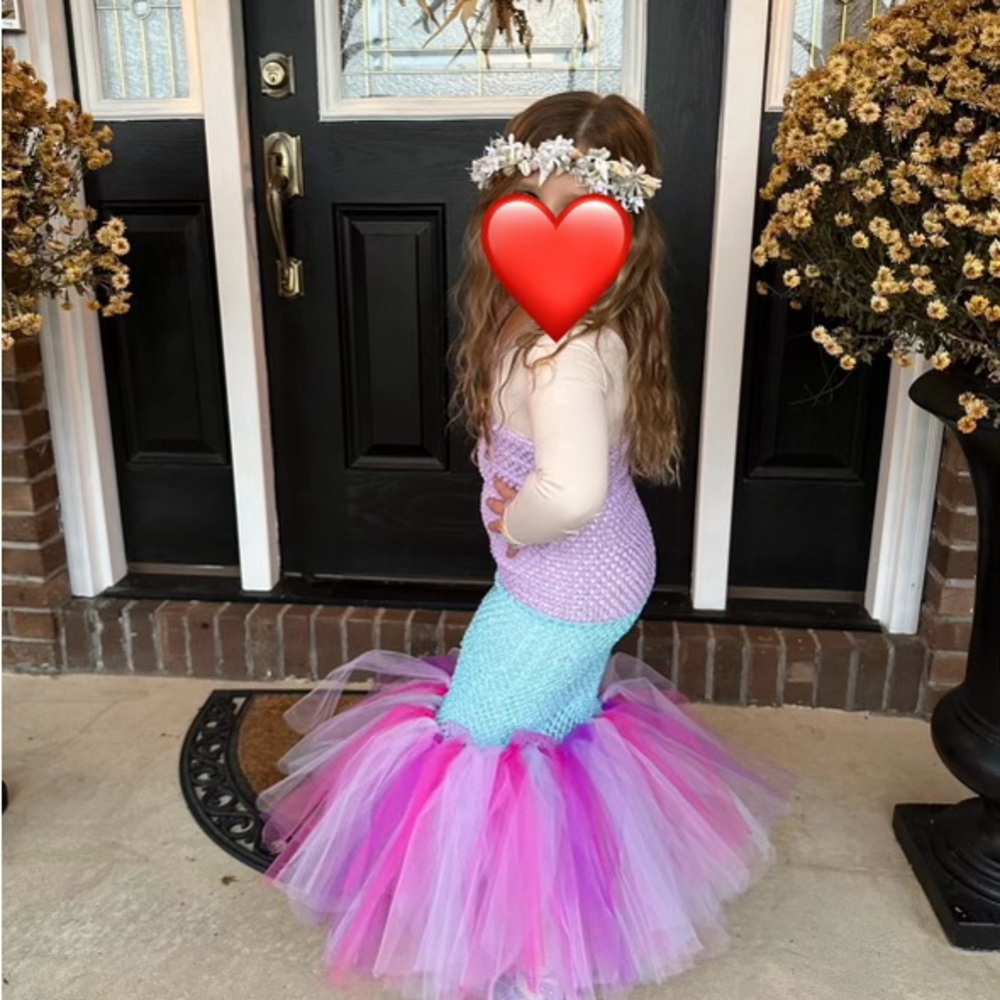 Beautiful mermaid costume with shell headband size 6
